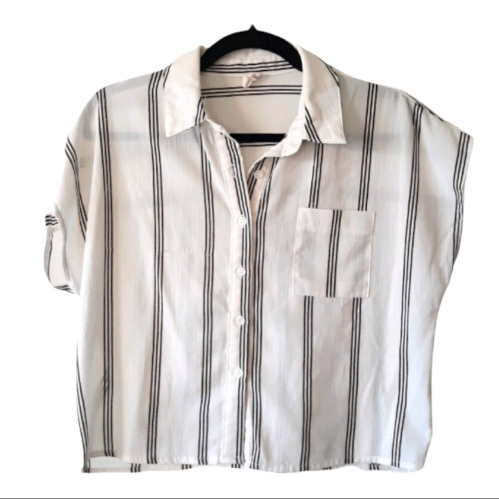 Black and white stripe collared shirt buttondown